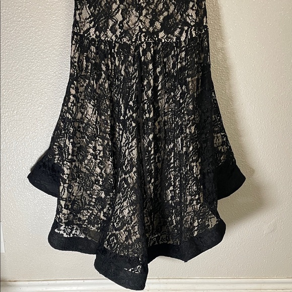 Venus Couture Black & Cream Fishtail Lace Dress Evening Gown Size 10 - Picture 9 of 13